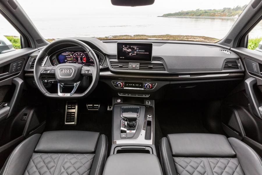Торпедо Audi SQ5 3.0 TFSI 2017 года  (NA) (фото 21 из 55)